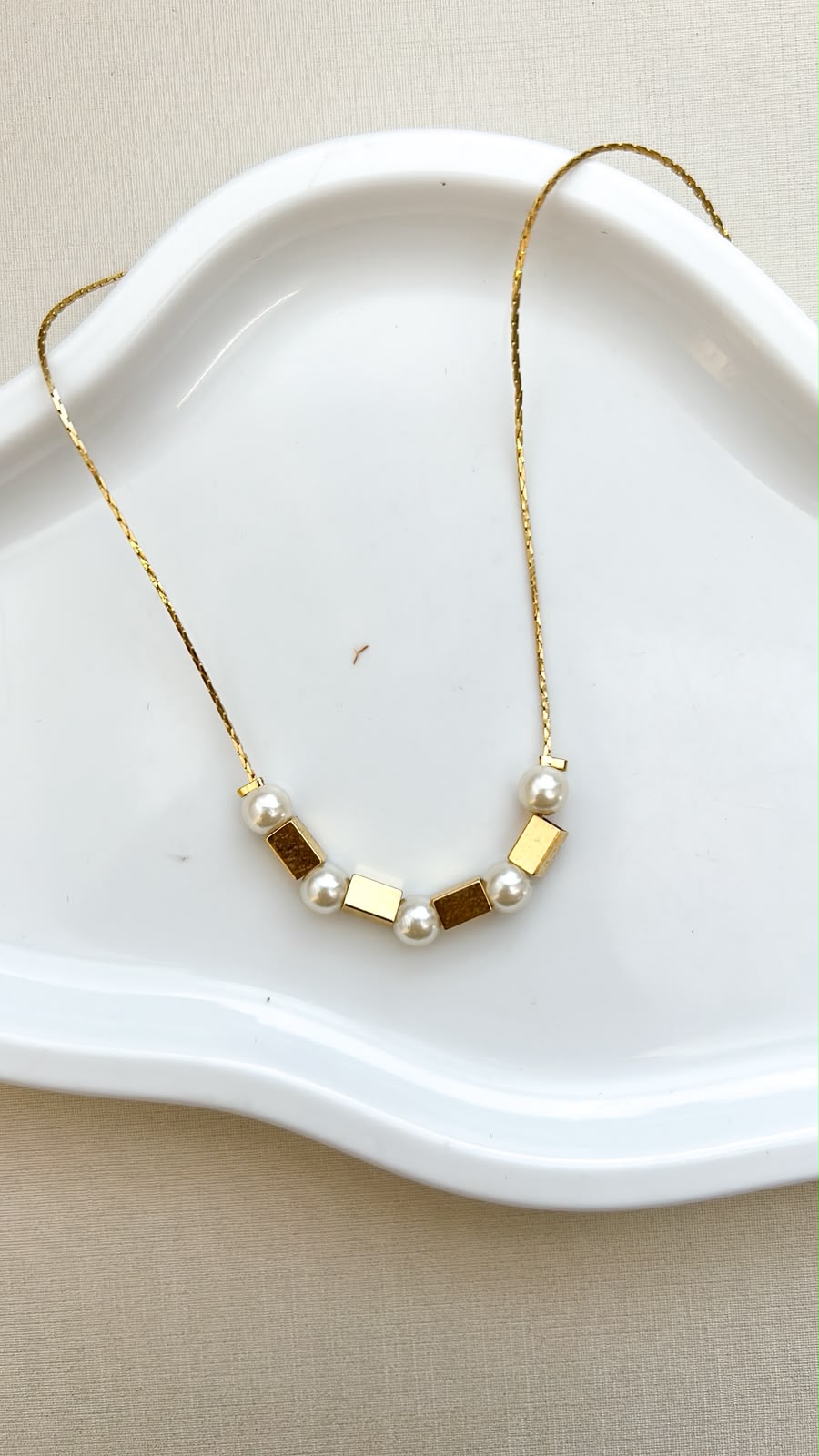 Colar Tubinhos Quadrados e Pérolas Ouro 18 k
