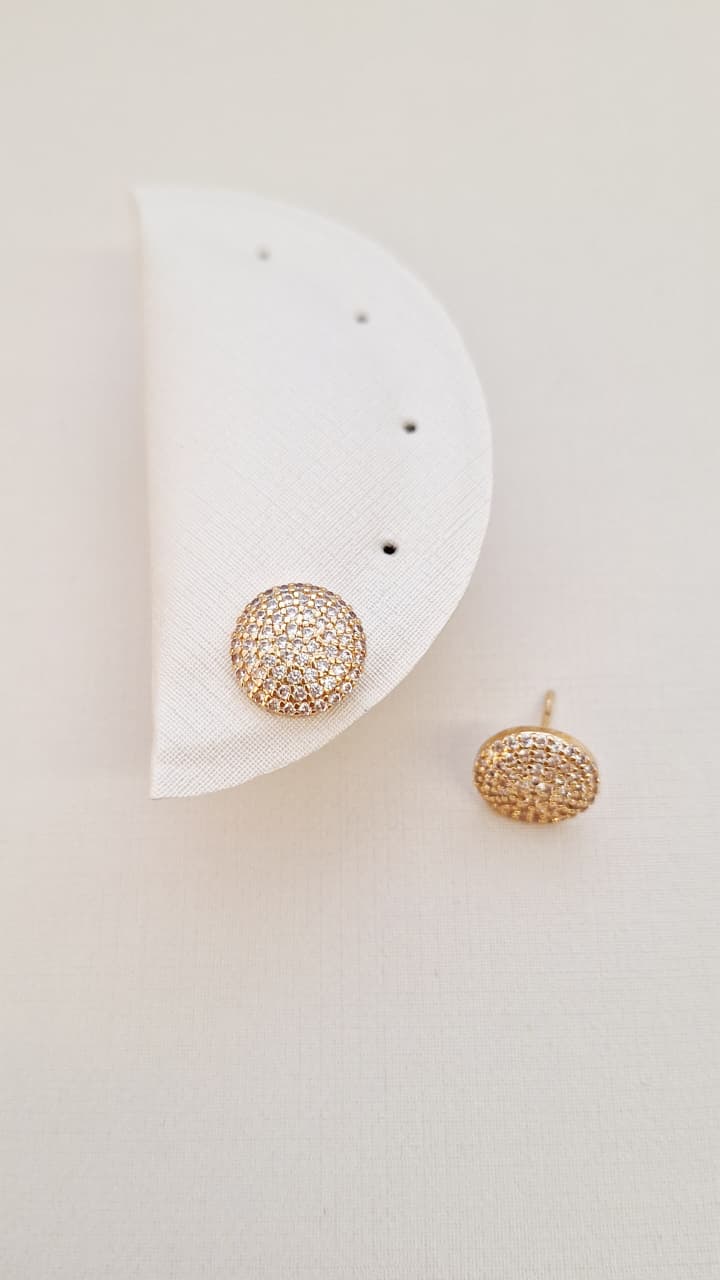 Pavê Redondo Cravejado com Zircônias Ouro 18 k