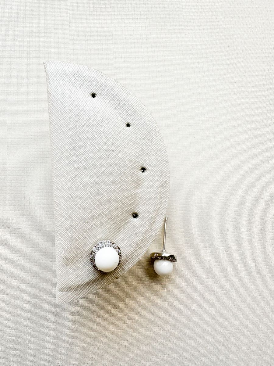 Pérola M Moldura Cravejada Ródio Branco