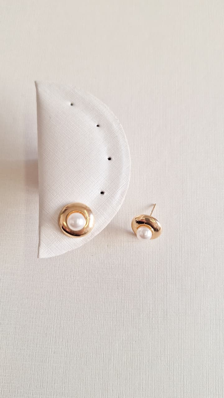Pérola Central Moldura Lisa Ouro 18 k