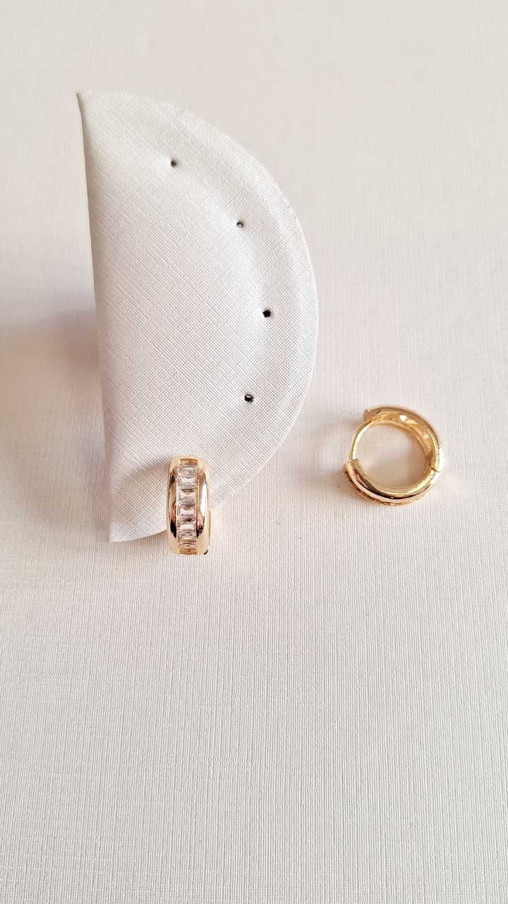 Argola Abaulada Baguetes Cristais Centrais M Ouro 18 k