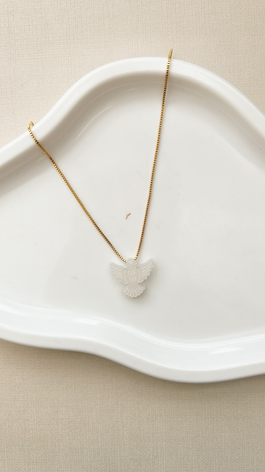 Colar Espirito Santo Acrilico Ouro 18 k