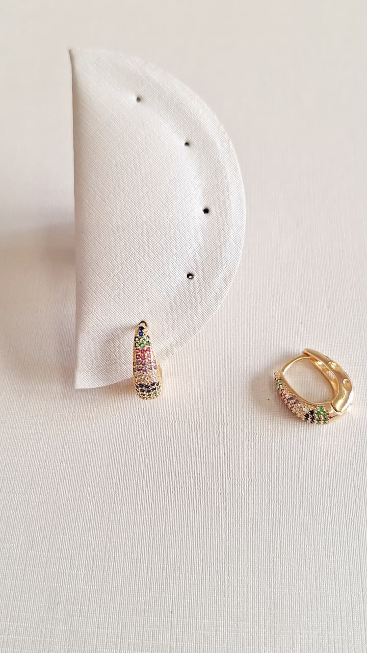 argola U Com Zirconias Coloridas  Ouro 18 k