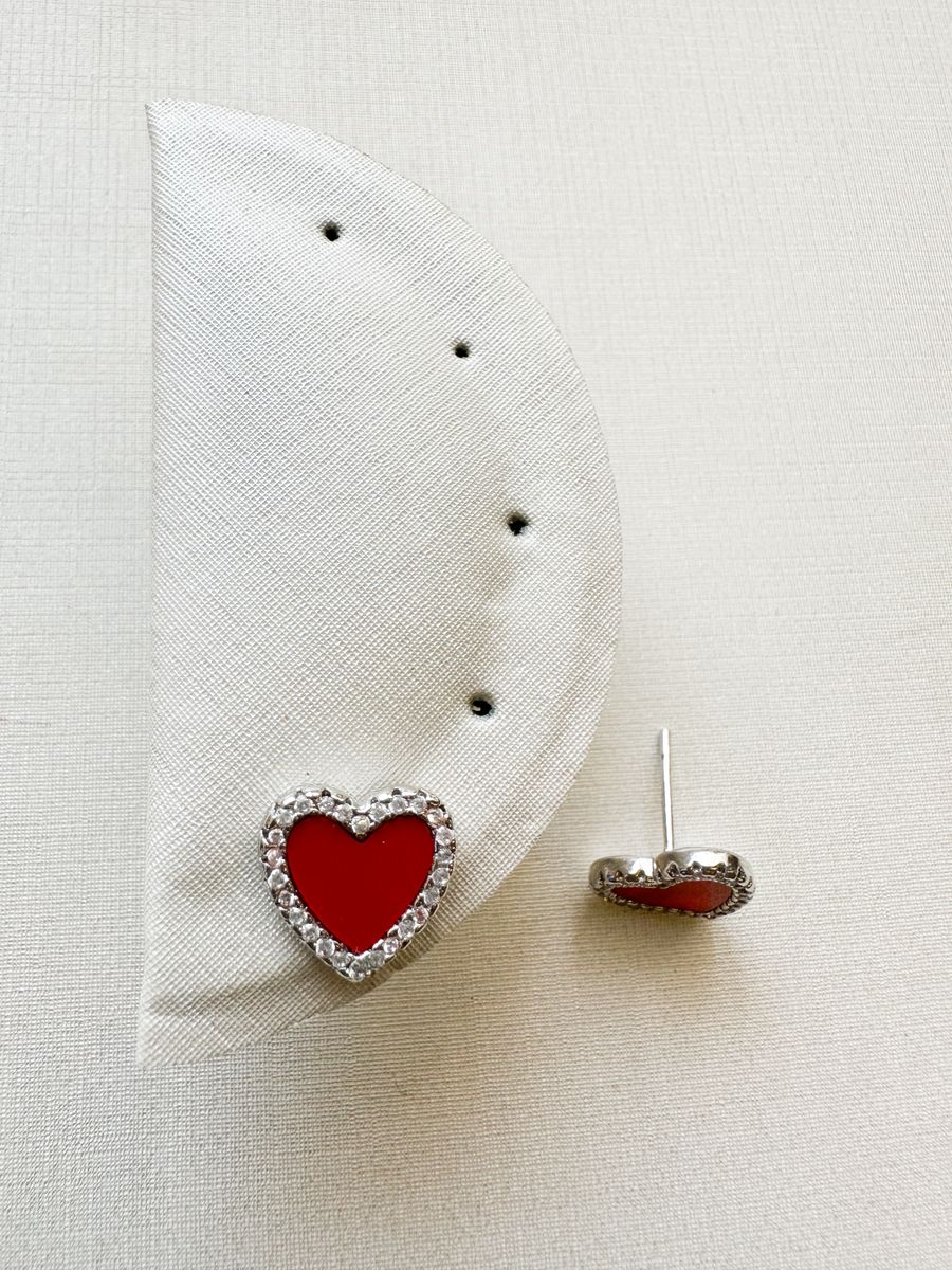 Coração Acrilico Vermelho e Borda Cravejada  Ródio Branco