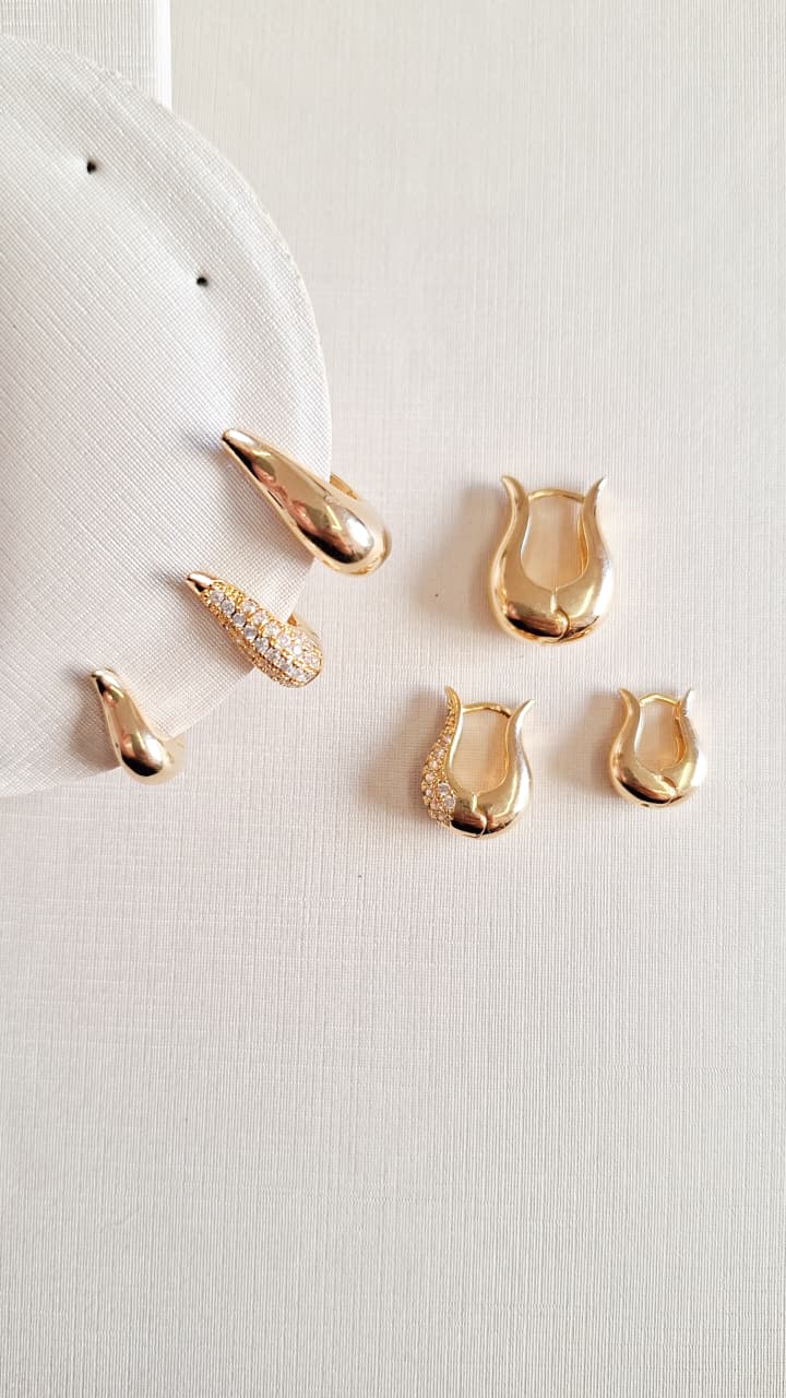 Trio de Argolinha Tulipa Liso e Cravejado Maio  Ouro 18 k