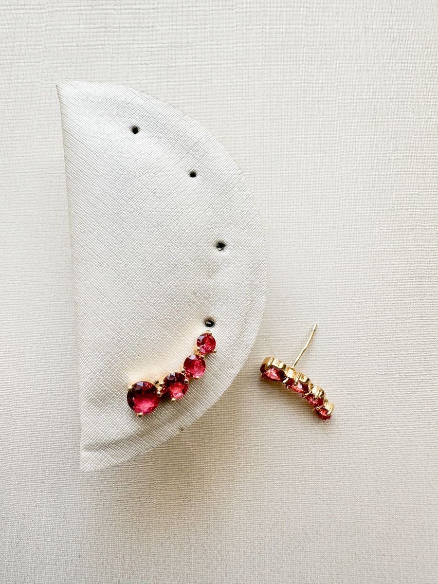Ear Cuff 4 Pedra Rubi Ouro 18 k