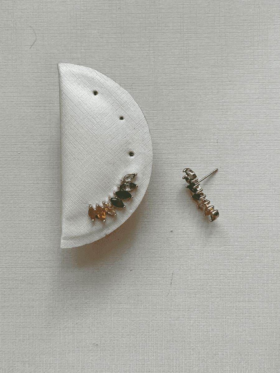 Ear Cuff  7 Navetes Coloridas  Ouro 18 k