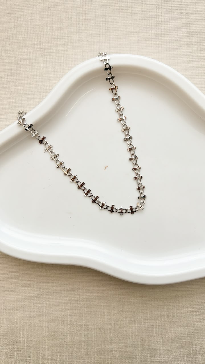 Colar Choker Estilo Trilho Ródio Branco