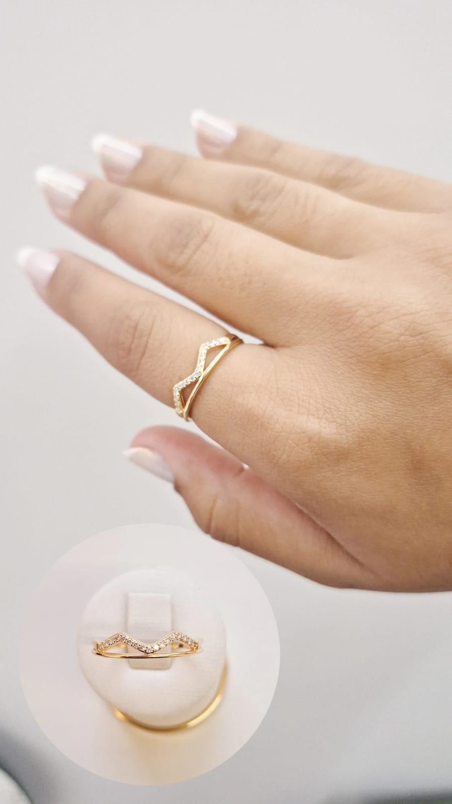 Liso com Onda Cravejada Ouro 18 k