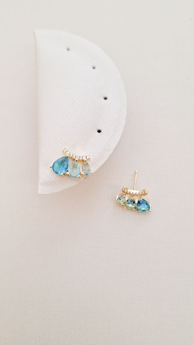 Linha Fina Com 3 Gotas Aqua Pendurada  Ouro 18 k