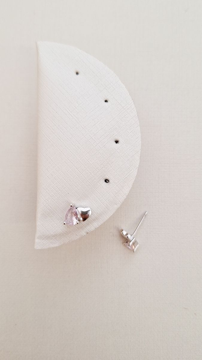 Gota Vidro Rosa Com Coração Liso  Ródio Branco