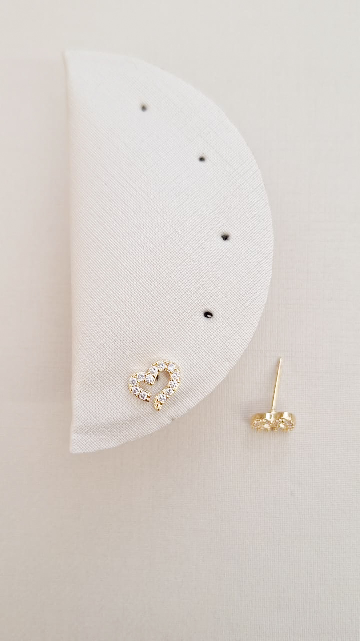 Mini Moldura Coração Cravejado  Ouro 18 k