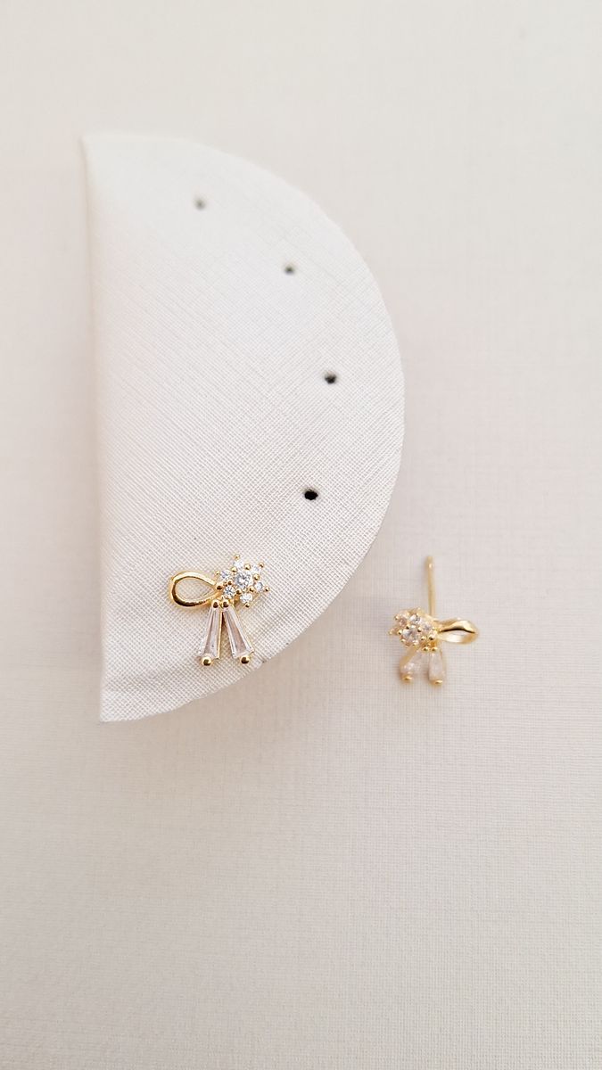 Mini Laço Zirconia e Cravejado  Ouro 18 k