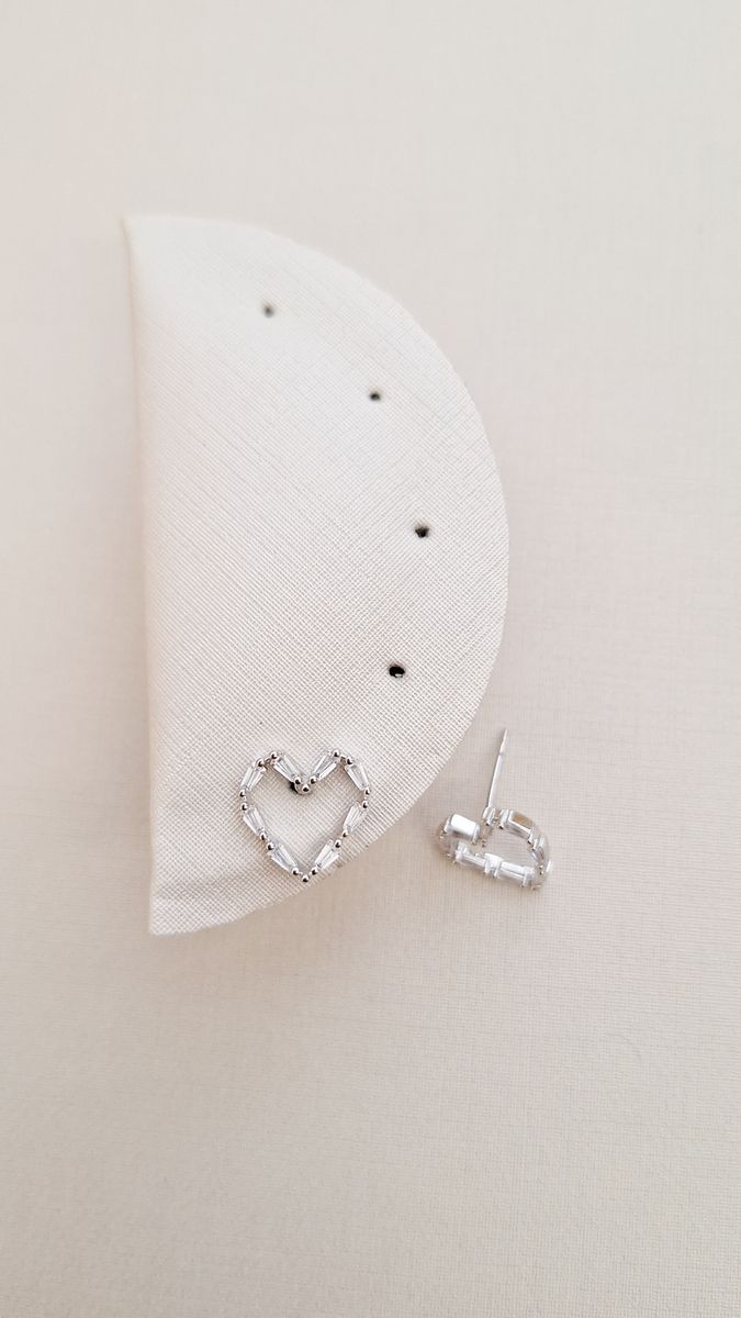 Click Articulado Com Zirconia Cristal  Ouro 18 k