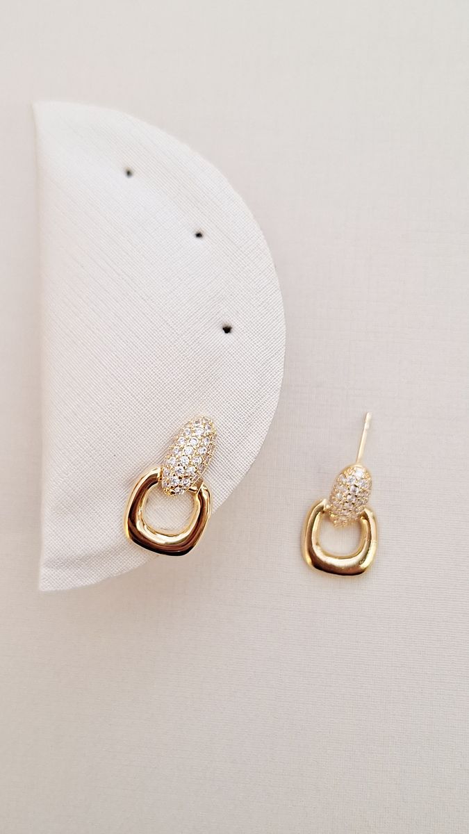 Base Gota Cravejada Com Balanço Liso  Ouro 18 k