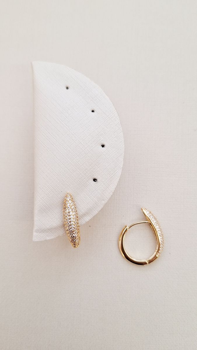 Argola Articulada Frente Cravejada Ouro 18 k