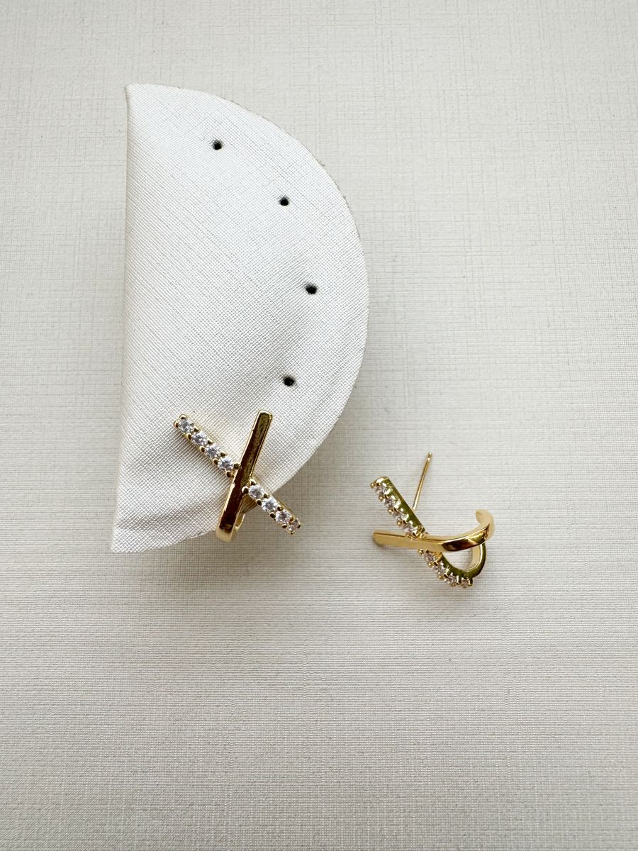 X Linha Lisa e Linha Cravejada  Ouro 18 k