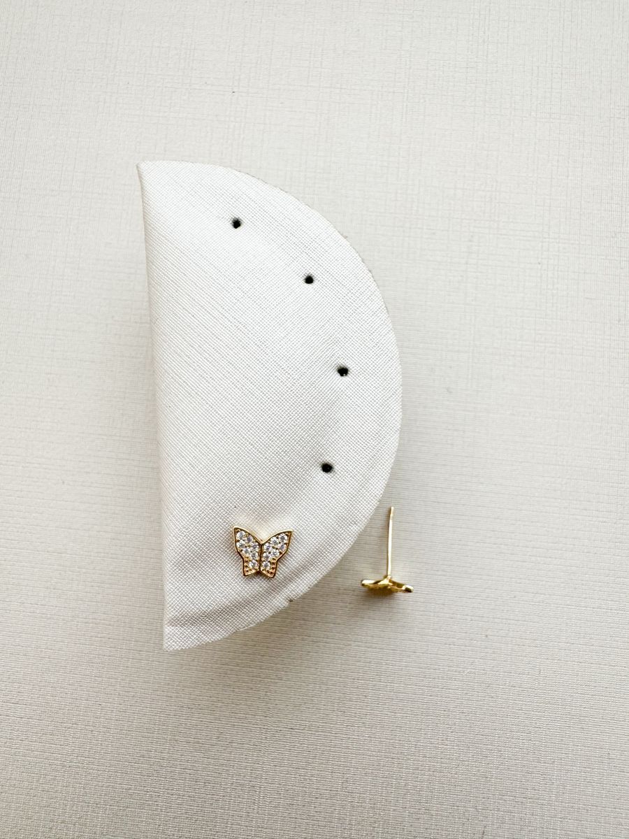 Borboleta Classica Cravejada  Ouro 18 k