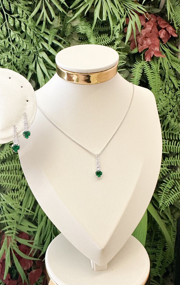 Conjunto Palito Seis Pontos de Zirconia e Coração Esmeralda Ródio Branco