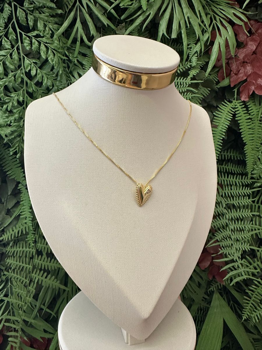 Colar Gargantilha Coração Flechinhas com Coração de Zirconia Dentro Ouro 18 k