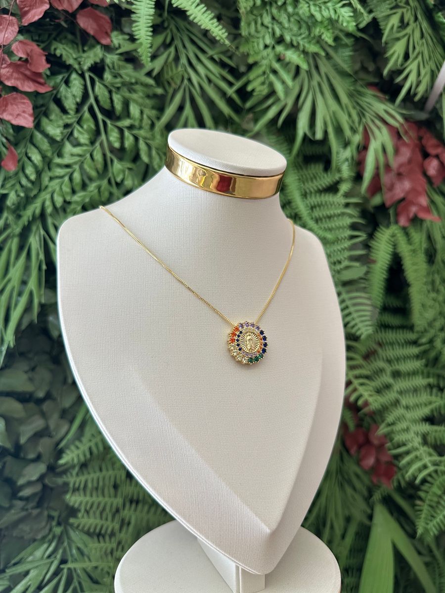 Colar Medalha Nossa Senhora de Guadalupe Zirconias Coloridas AG Ouro 18 k