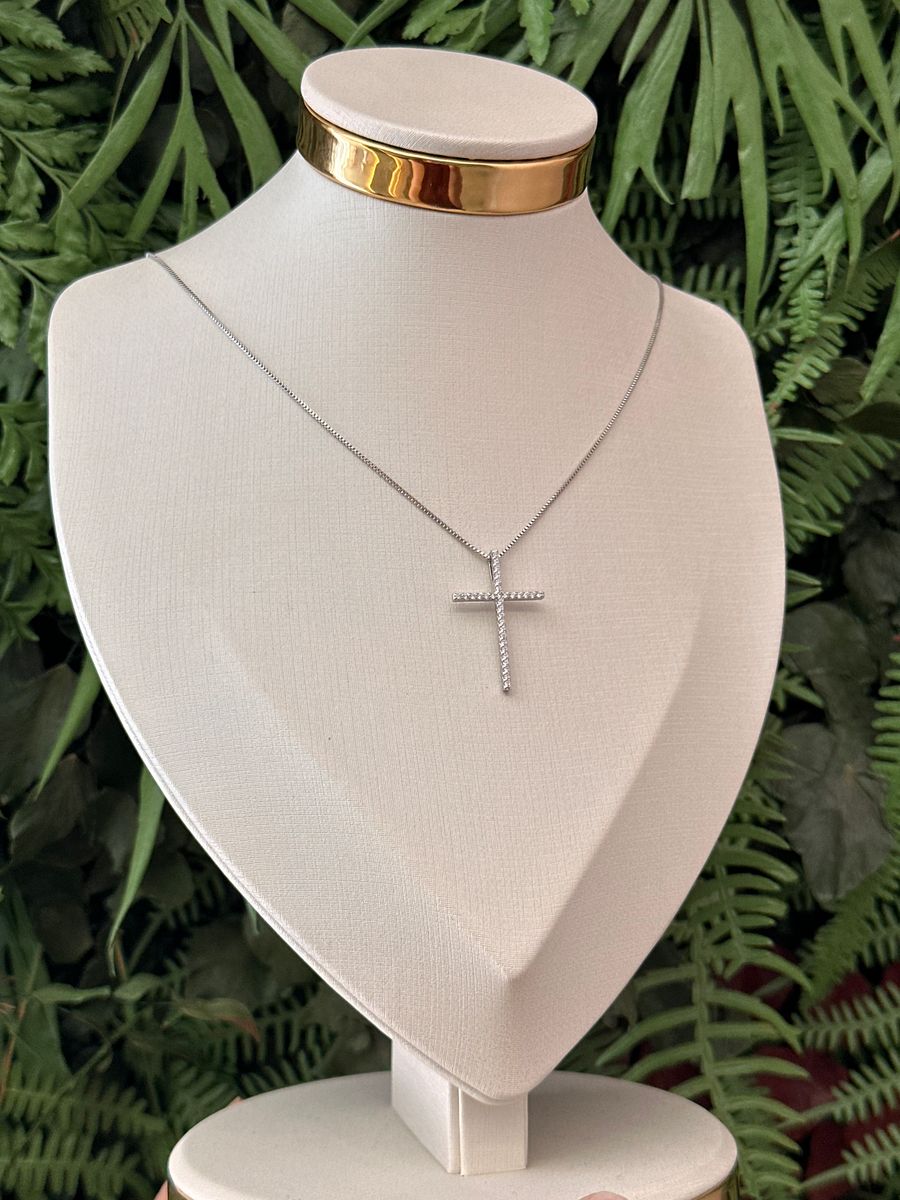 Colar Gargantilha Cruz Palito com Zirconia Ródio Branco