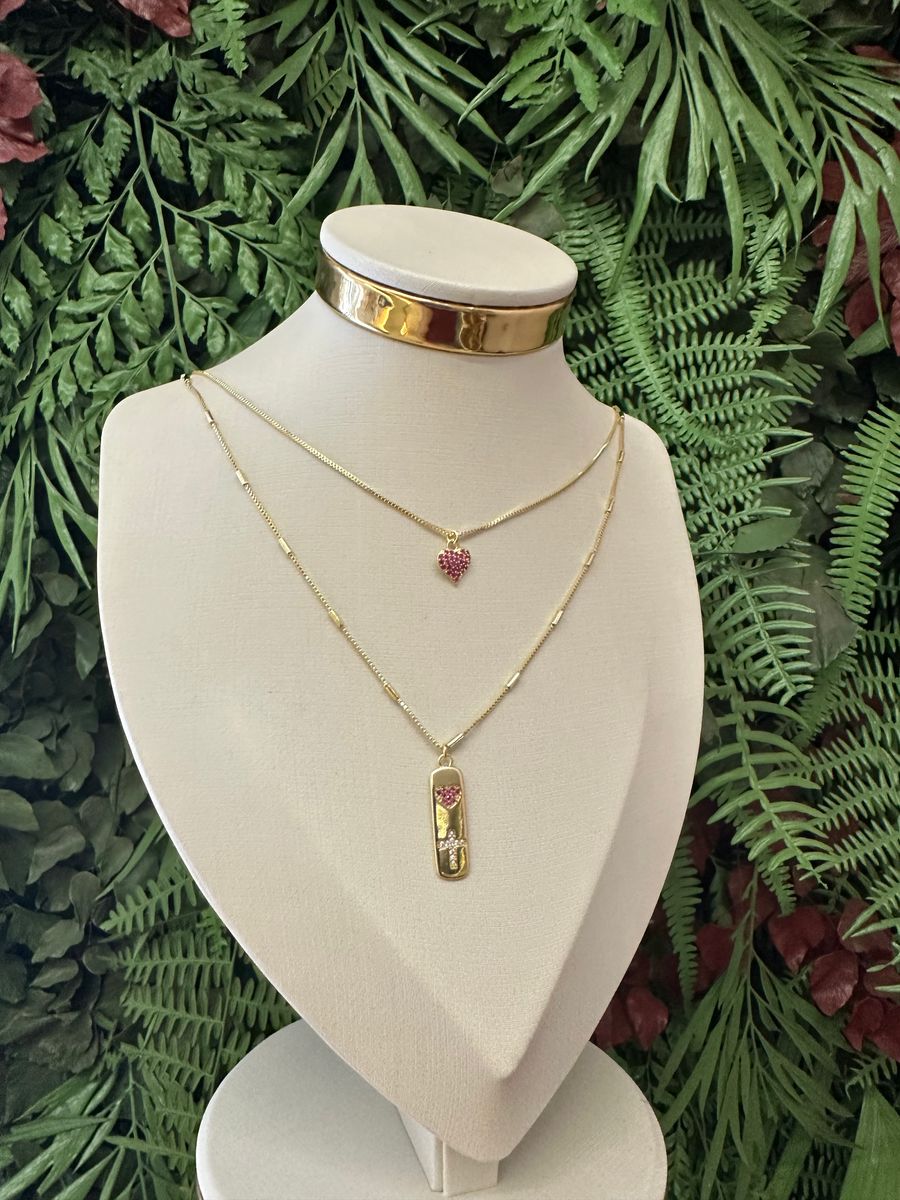 Colar Duplo Coração Rosa Cravejado e Placa Coração e Cruz Ouro 18 k